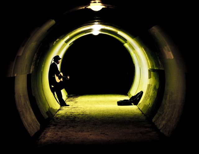 Harii_In_Noir_Tunnel.jpg